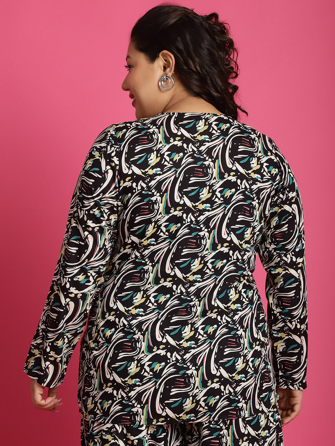 theRebelinme Plus Size Abstract Printed Tie-Up Shrug