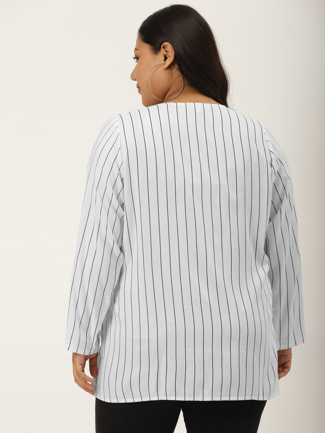 theRebelinme Plus Size Abstract Printed Tie-Up Shrug