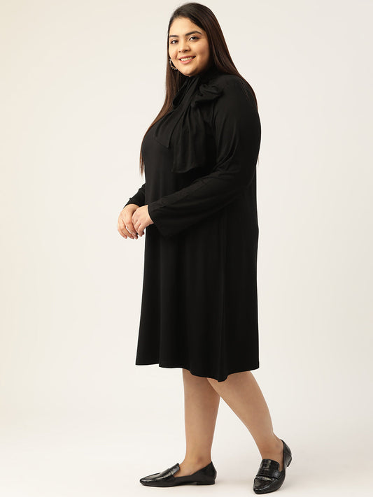 Tie-Up Neck Knitted Dress