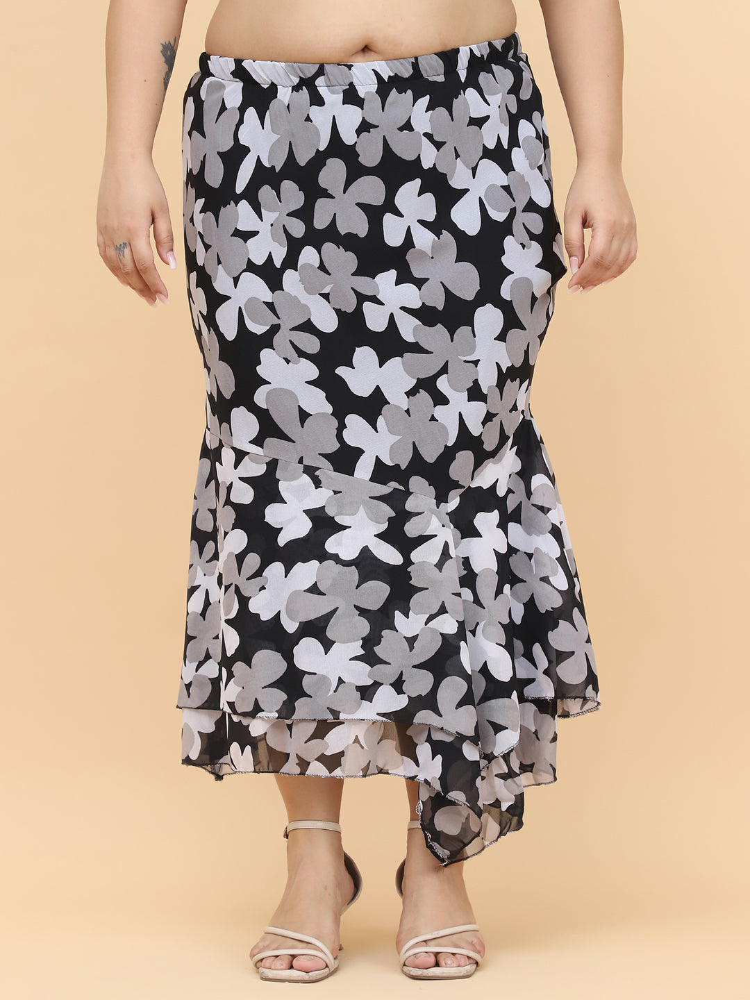 Plus Size Women Black Solid A-Line Skirt