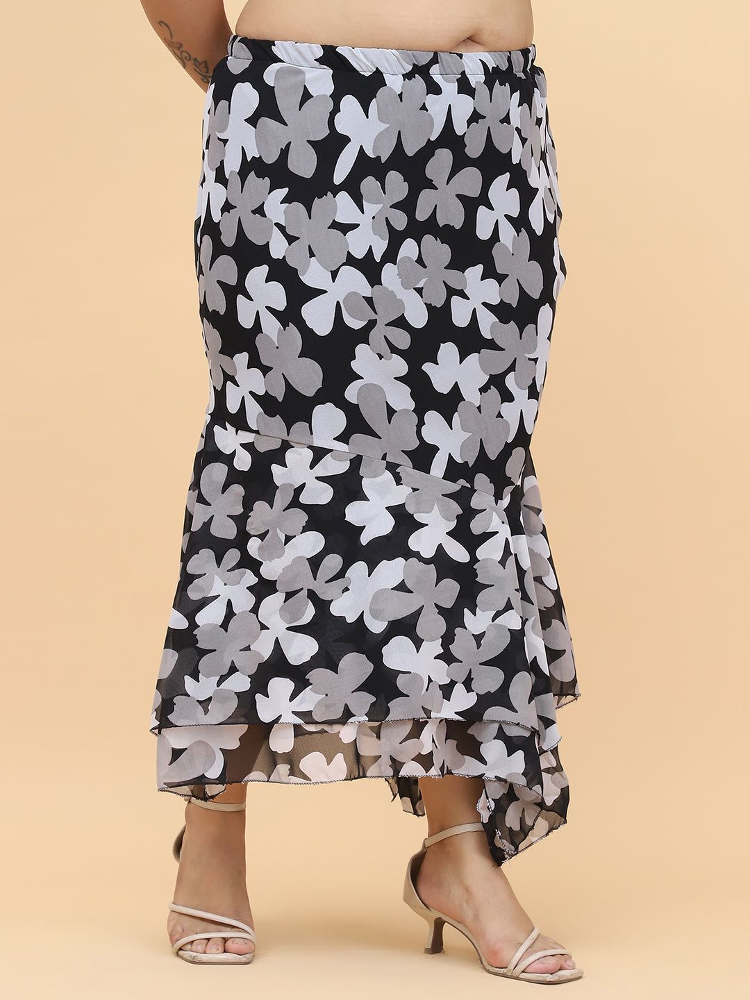 Plus Size Women Black Solid A-Line Skirt