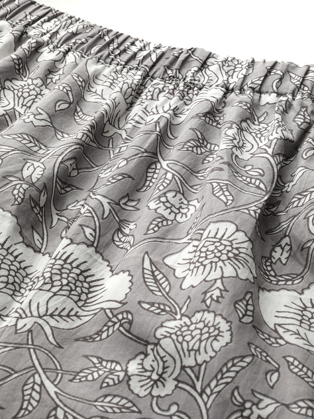 Plus Size Women's Pants in Printed Cotton
