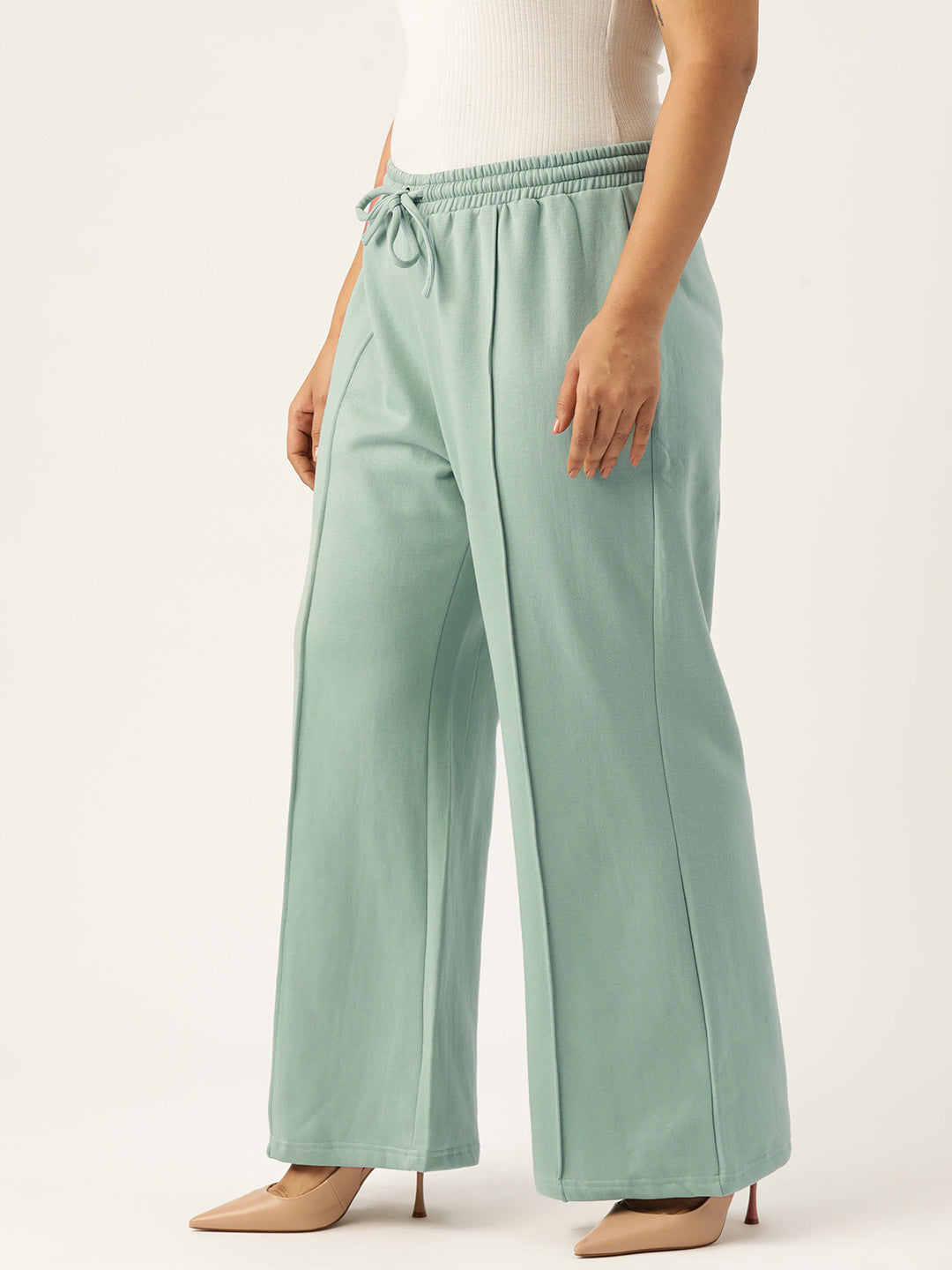 Women Relaxed Straight Fit High-Rise Pleated Trousers