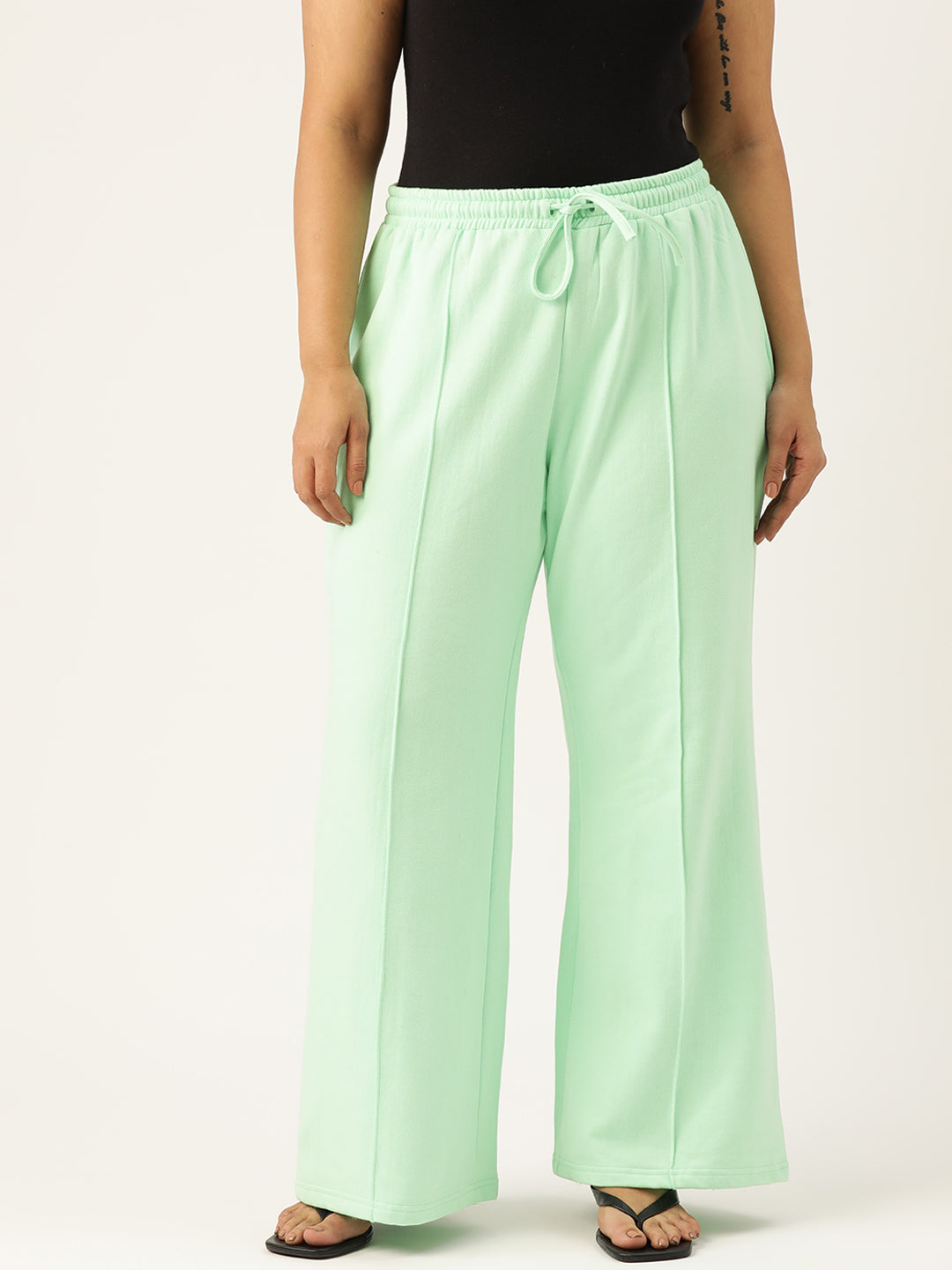 Women Relaxed Straight Fit High-Rise Pleated Trousers