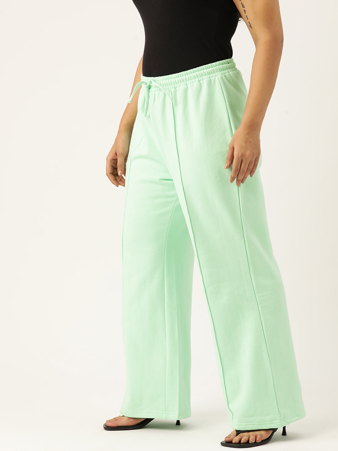 Women Relaxed Straight Fit High-Rise Pleated Trousers