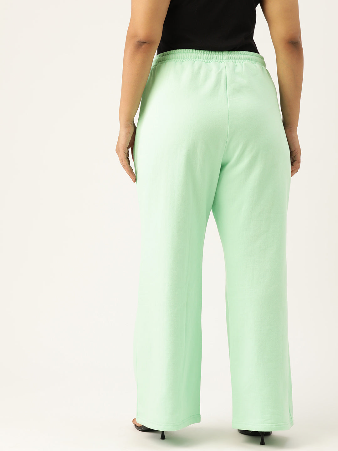Women Relaxed Straight Fit High-Rise Pleated Trousers