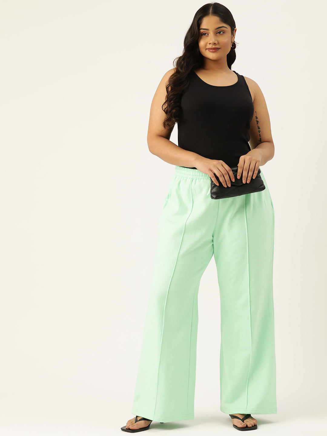 Women Relaxed Straight Fit High-Rise Pleated Trousers