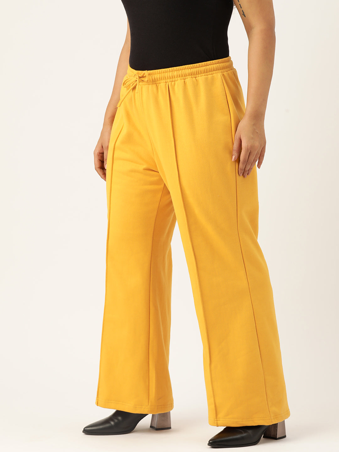 Women Relaxed Straight Fit High-Rise Pleated Trousers