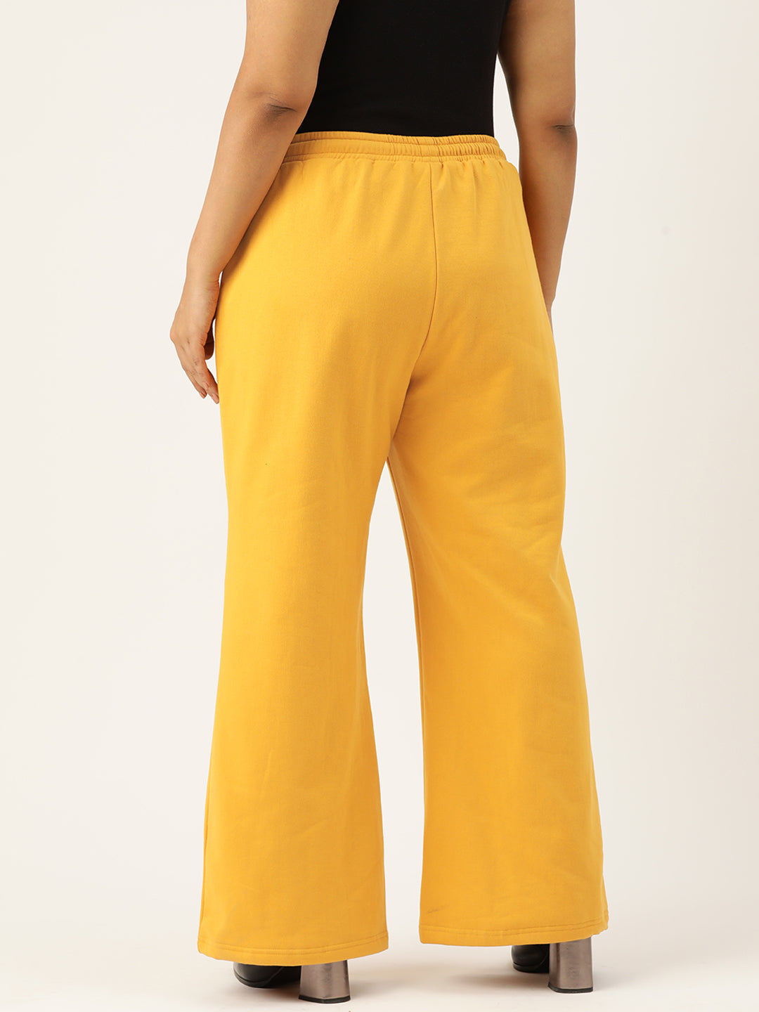 Women Relaxed Straight Fit High-Rise Pleated Trousers