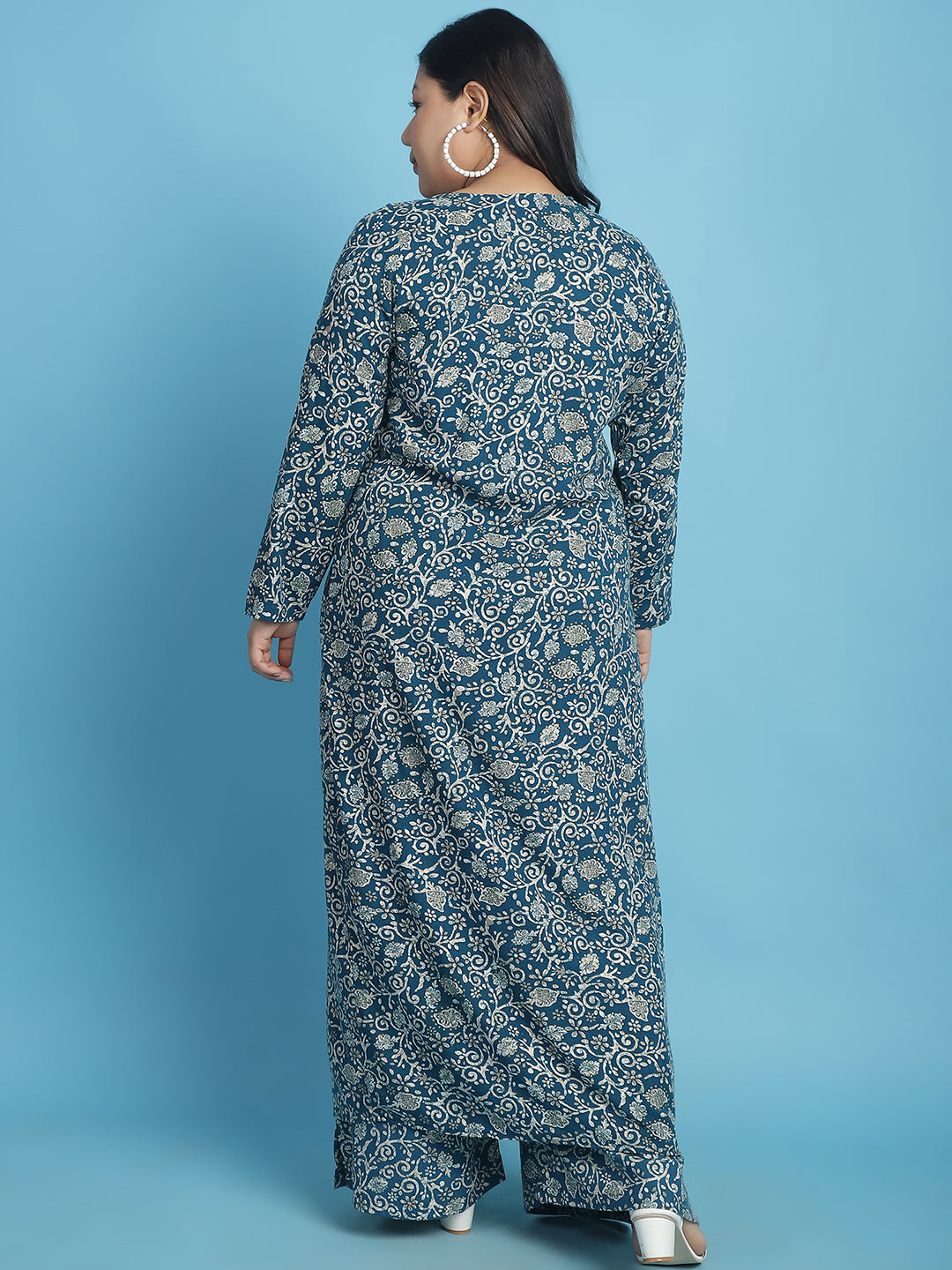 theRebelinme Plus Size Abstract Printed Longline Tie-Up Shrug