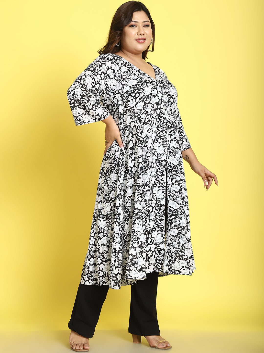 lus Size Womens Black Floral Printed Jacket