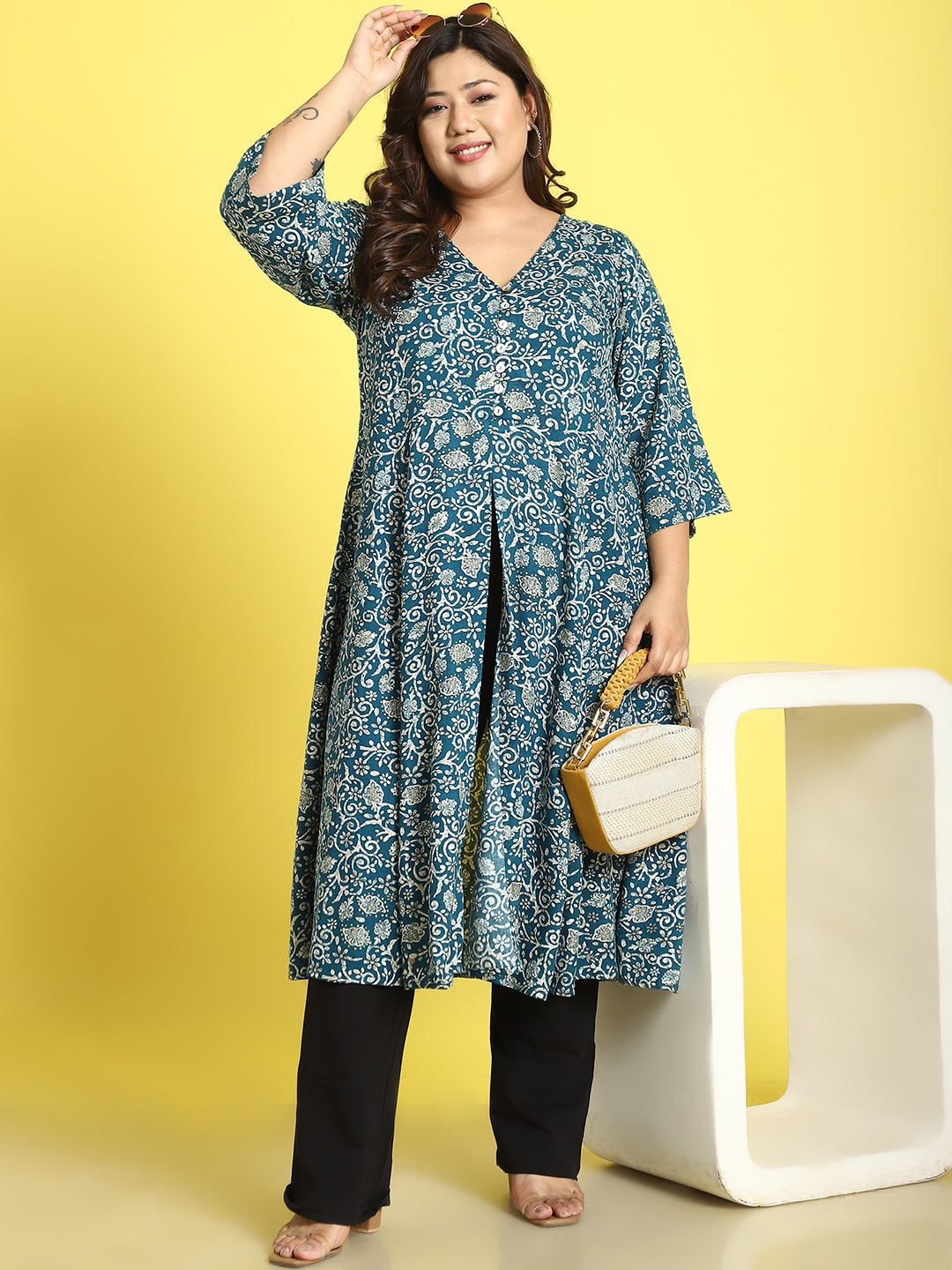 lus Size Womens Black Floral Printed Jacket