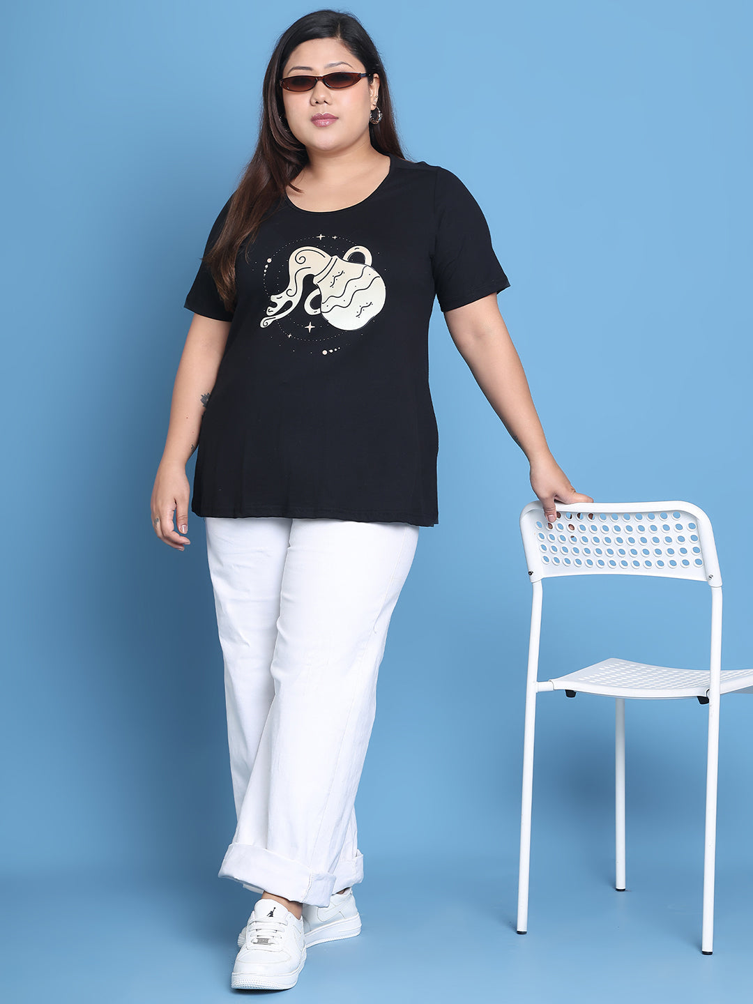 Women's Plus Size Black Solid Color Aquarius Zodiac Sign Printed Cotton T-shirt