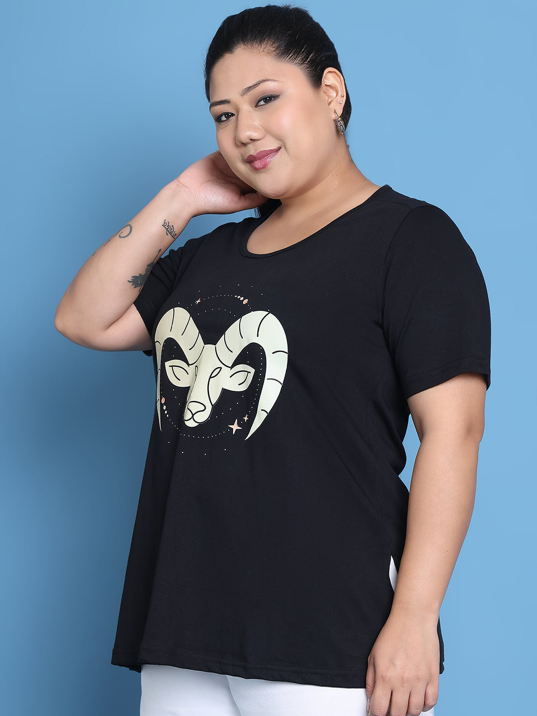 Women's Plus Size Black Solid Color Capricorn Zodiac Sign Printed Cotton T-shirt