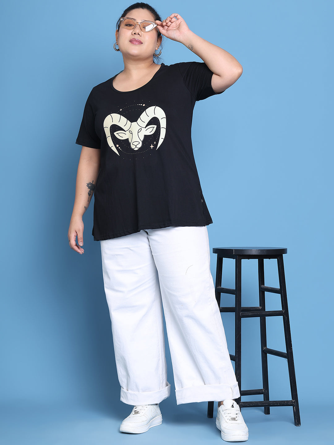 Women's Plus Size Black Solid Color Capricorn Zodiac Sign Printed Cotton T-shirt