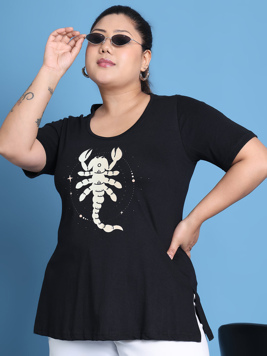 Women's Plus Size Black Solid Color Scorpio Zodiac Sign Printed Cotton T-shirt